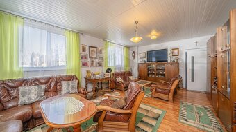 Byty, kancelárie, garáže a pozemok - 11