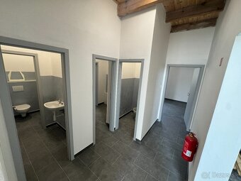 Exkluzívna murovaná hala na predaj / prenájom v KN 850m², v - 11