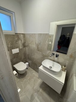 Prémiový rodinný dom s terasou a veľkým pozemkom - 11