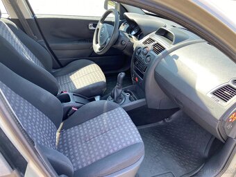 RENAULT MEGANE 1.4i 16V - 11