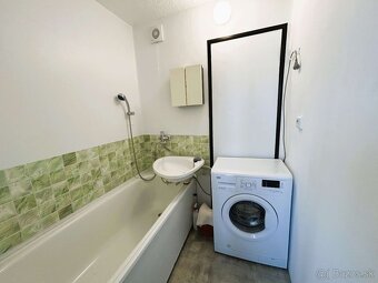 Zvolen, Západ – priestranný  2-izb. byt s balkónom, 64 m2 - 11