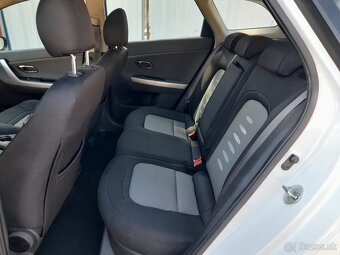 Kia Ceed - 11