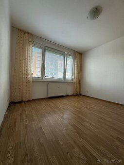 3-izbový byt s balkónom na sídlisku F - 11