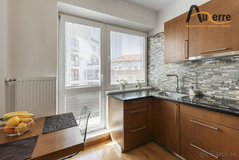 Priestranný 3-izbový byt v Starom Meste - Bratislava - 11