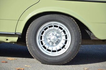 Mercedes-Benz W123 300D 1976 - 11