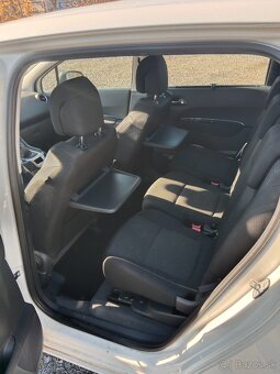 Peugeot 5008 2.0HDi - 11