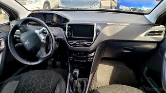 Peugeot 2008 1.2 PureTech Style  benzín - 11