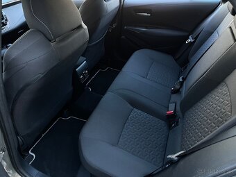 Toyota Corolla Combi 1.8 HEV Comfort AT - 11
