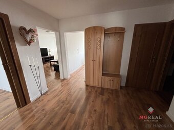 3 izbový byt  balkónom a garážou  Topoľčany- Mravenisko  / P - 11