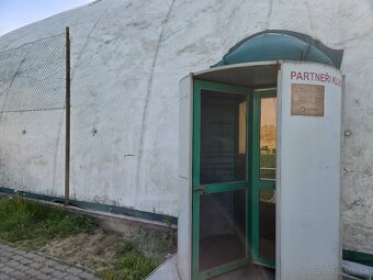 Predám tenisovú nafukovaciu halu 36 × 18 m - 11