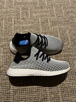16x Dámské sportovní tenisky Adidas Deerupt (2) - 11
