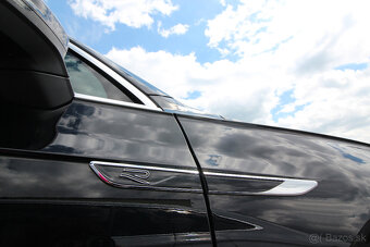 Predám VW TOUAREG 3.0 TDI R-Line, 4x4 - 11