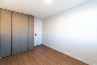 Dizajnový 3 izbový byt po kompletnej rekonštrukcii, loggia - 11