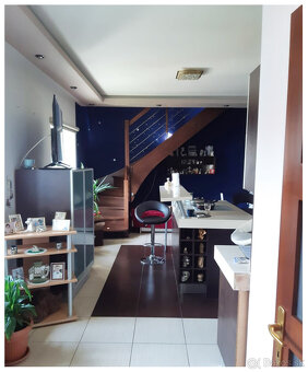 2 RODINNÉ DOMY / JEDEN POZEMOK /  PREDAJ / ZVOLEN - 11