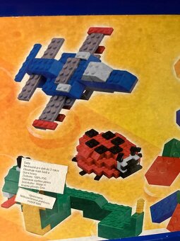 Vyse 1200 ks dielikov, kociek zn. Mega Blocks - 11