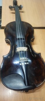 Husle 4/4 - 11