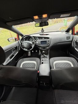 Kia Ceed Combi SW 1.6 CRDI 100Kw GT- LINE - 11
