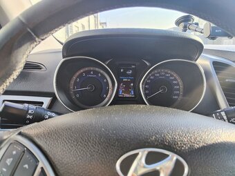 Hyundai i30 CW Kombi 1.6i GDI 16V DOHC Style možná výmena - 11