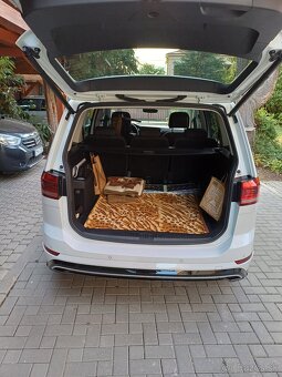 Vw Touran 1,5 TSI aut.R- line - 11