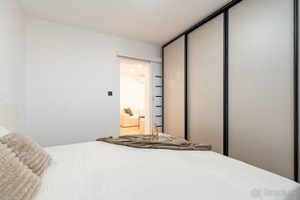 NA PREDAJ ZREKONŠTRUOVANÝ 3-IZBOVÝ BYT NA ULICI VÝSTAVBY, KO - 11