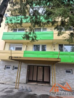 Na predaj veľká garsónka s balkónom Komárno - 11