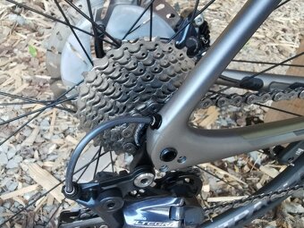 Cestny bicykel Trek carbon ram M - 11
