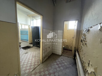 Na predaj priemyselný objekt s pozemkom 21160 m2 cena s DPH - 11