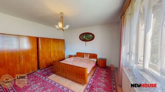 Rodinný dom v pôvodnom stave s pekným slnečným pozemkom 890  - 11