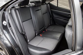 Toyota Corolla sedan 1.6 Ececutive - 11