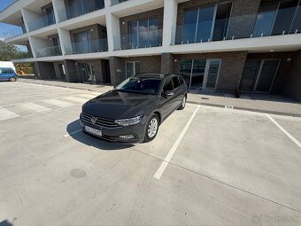 Volkswagen Passat - 11