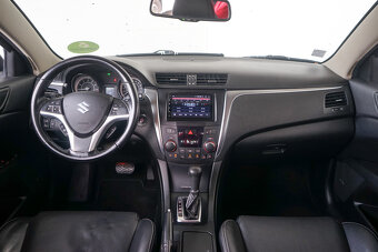 23- SUZUKI Kizashi, 2011, benzín, 2.4 CVT 4WD, 131 kW - 11