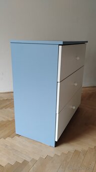PREDÁM CHLAPČ.POSTEL,KOMODU A NOČNÝ STOLÍK OURBABY - SET - 11