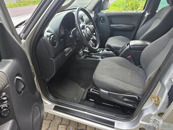 Jeep Cherokee 2,5CRD SPORT // MANUAL // BEZ KOROZIE / - 11