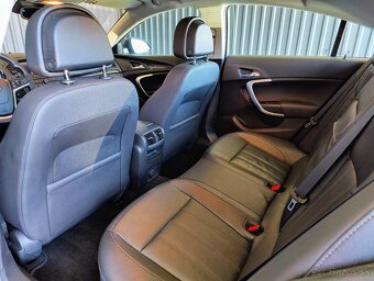 Opel Insignia 2.0 CDTI 160k Cosmo - 11