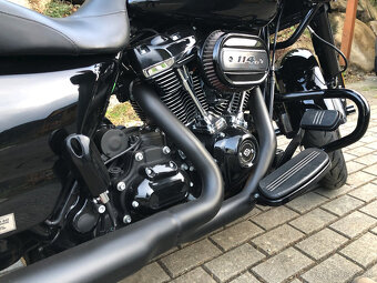 Harley-Davidson Road Glide 2022 - 11