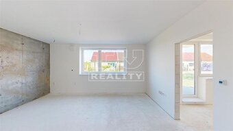 NA PREDAJ PRIESTRANNÝ 2IZBOVÝ BYT S BALKÓNOM, 65m2,... - 11