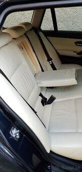 BMW 320i Touring - 11