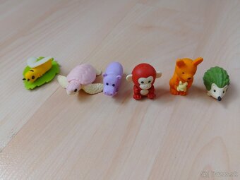 Rôzne figúrky (bábiky, autá, zvieratká) - 11