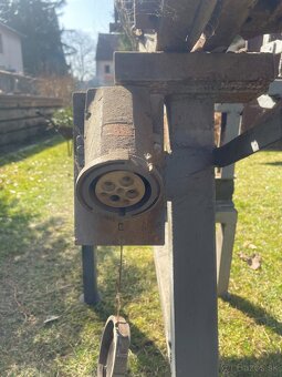 Predám cirkulárku s elektromotorom 1,7 kW na kovy/drevo - 11