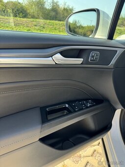Ford Mondeo 2.0 Hybrid (benzín+elektro) Titanium odpočet DPH - 11