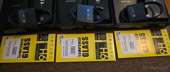 Samsung Galaxy S21 - 3 ks - 11