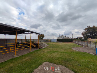 NA PREDAJ ROZOSTAVANÝ RODINNÝ DOM V ZLATNEJ NA OSTROVE - 11