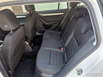 Škoda Octavia Combi 2.0 TDI M6 Ambition Navi DVD Koža Ťažné - 11