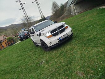 Dodge Nitro - 11