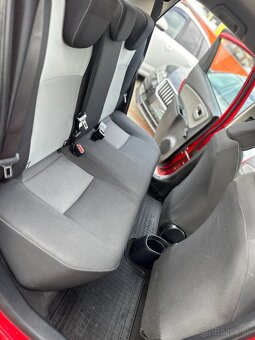 Toyota Yaris, nehavarovane top stav. Znizena cena - 11