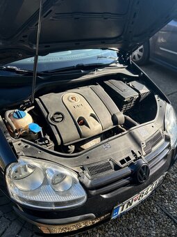 Volkswagen Golf 1.6 FSI - 11