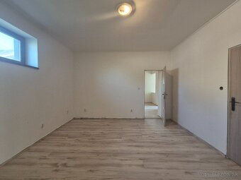 Predaj 4 izbový dom Kolárovo, Poľná 19 - 11