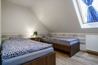 Ponúkame Vám exkluzívne na predaj dve nehnuteľnosti – rodinn - 11