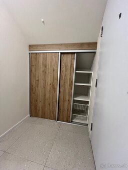 Prenájom 2 izbový byt v centre Topoľčianok - 11