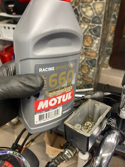 Suzuki Gsx 1400 - 11